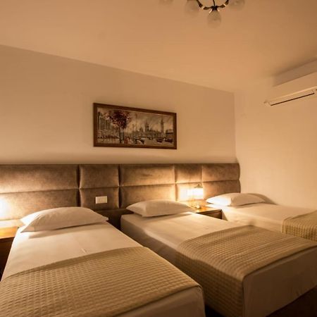 Hotel Fantasy Gjirokastër Eksteriør billede